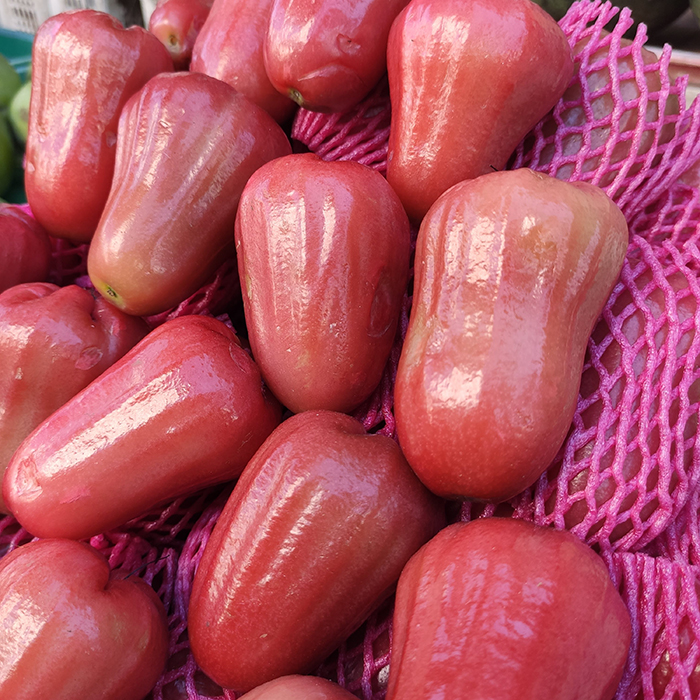 Mận đỏ